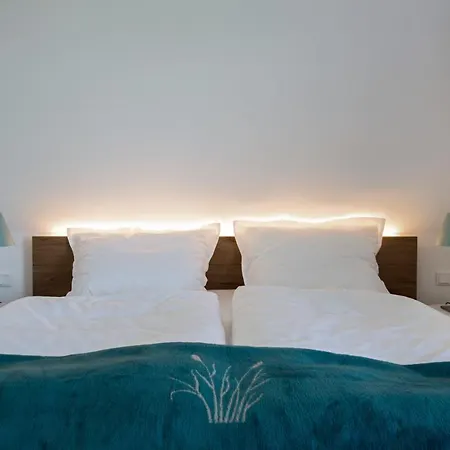 Nyaraló Reetdorf Geltinger Birk Kuenstlerkate Wetterleuchten Nieby (Nieby, Schleswig-Flensburg)