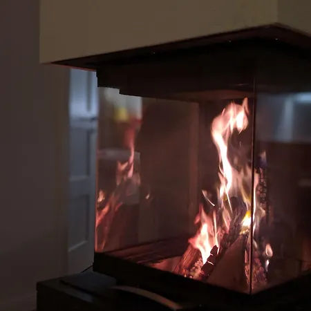 Reetdorf Geltinger Birk Kuenstlerkate Wetterleuchten Holiday home *
